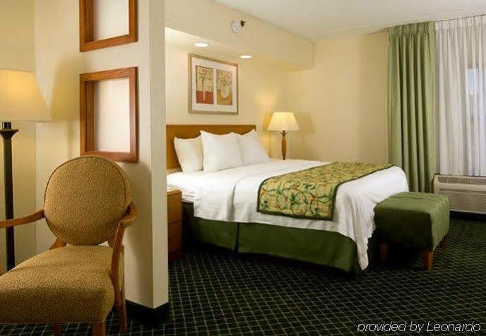 Fairfield Inn And Suites Atlanta Airport South/Sullivan Road College Park Exterior photo